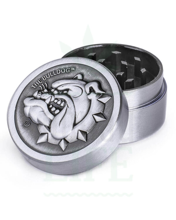 Bulldog_grinder_metall_2-teilig_front-open 2 Piece Grinder – The Bulldog